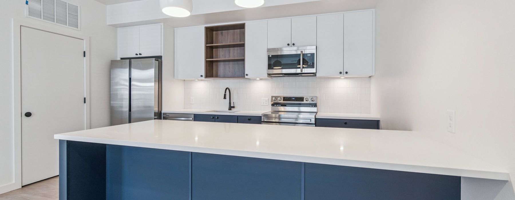 kitchen at the lindy